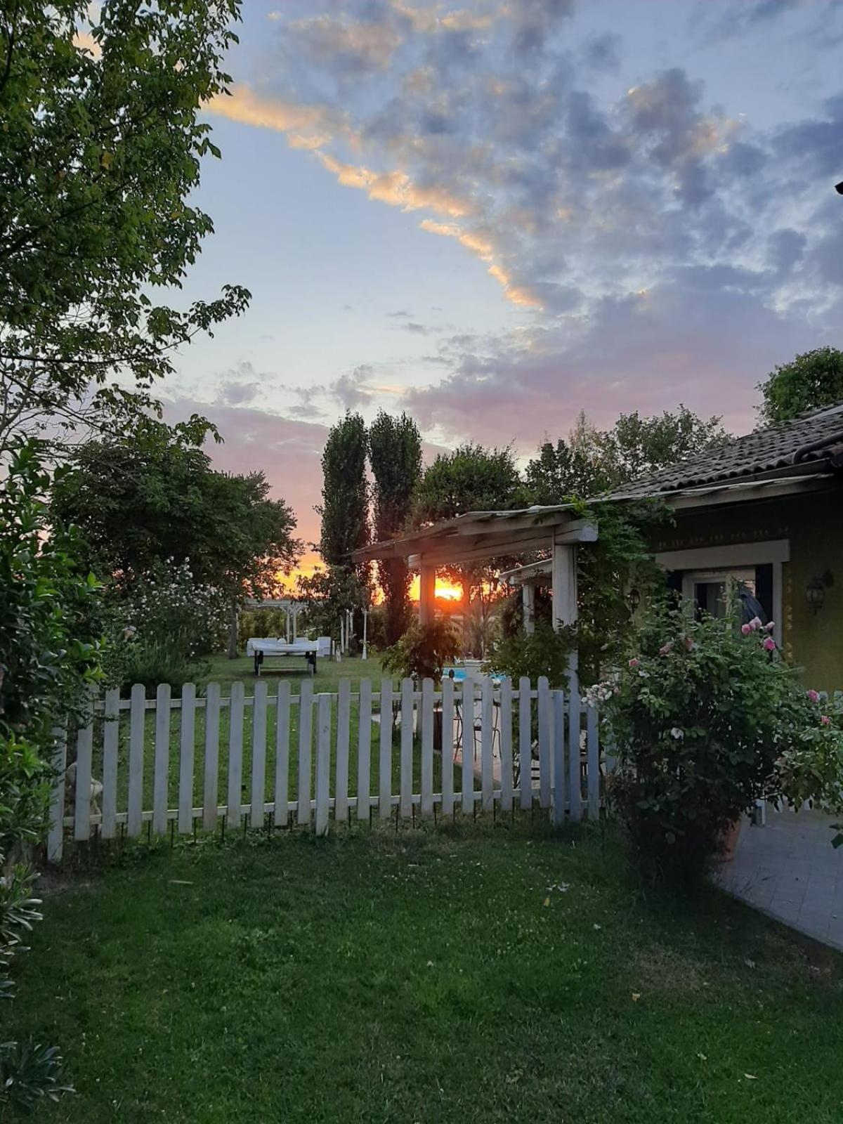 B&B Abracadabra Ghibullo Kültér fotó